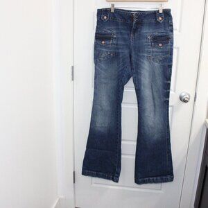 3/$30 Urban Outfitters BDG Micro Flare Size 29 Button‎ Flap High Rise